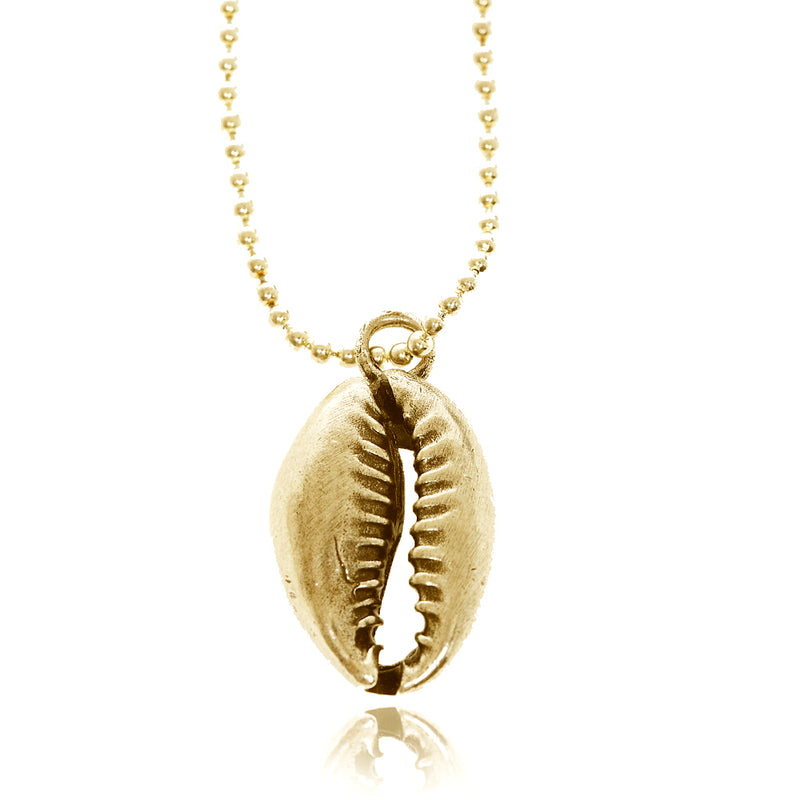 Shell Pendant in gold